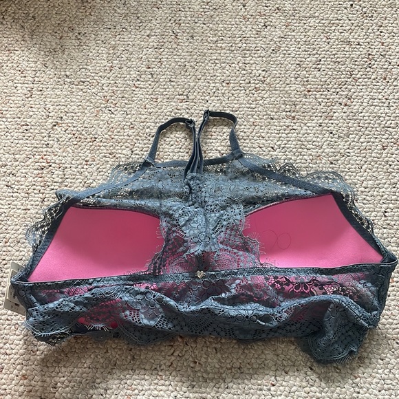 Victoria’s Secret Pink Lace High Neck Bralette Top Size L - Picture 4 of 7